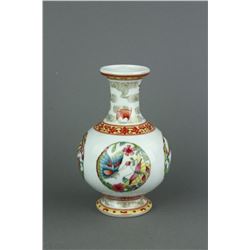 Famille Rose Porcelain Vase Qianlong MK