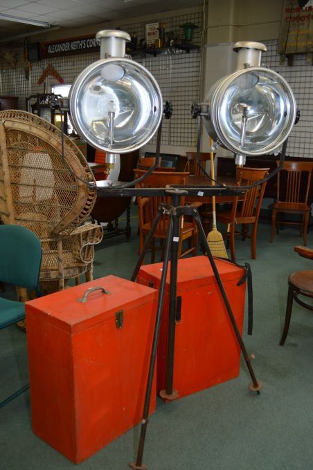 As new propane fuelled work/flood light note each lantern is 14