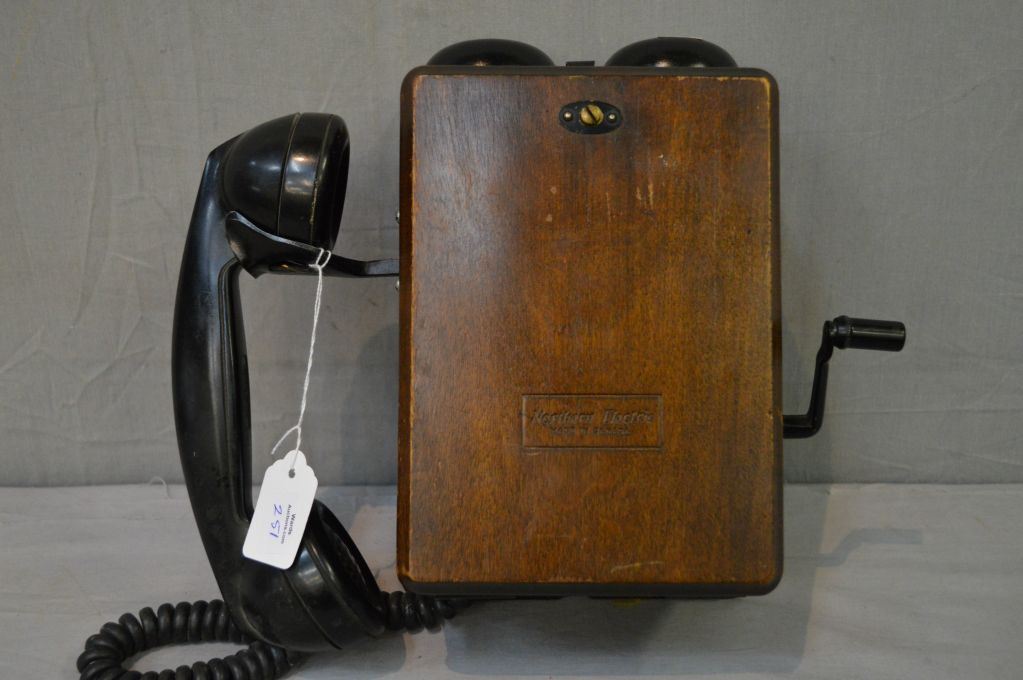 Antique wall mount Northern Electric hand crank telephone