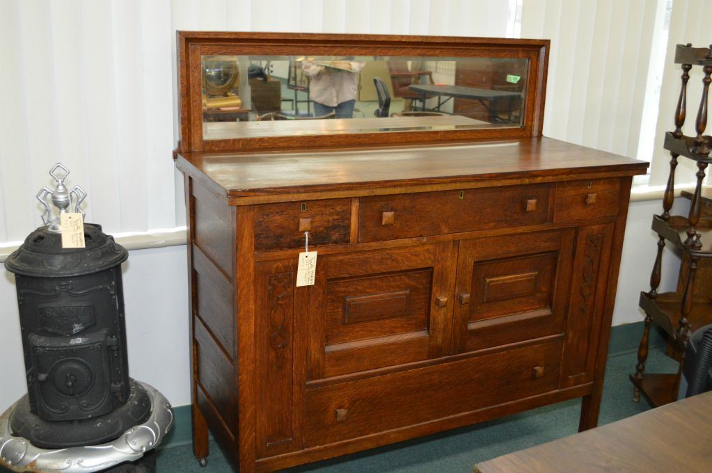Antique Quarter Cut Oak Mission Style Sideboard With Bevelled Mirror In Backboard Antique Mission Oak Sideboard With Mirror