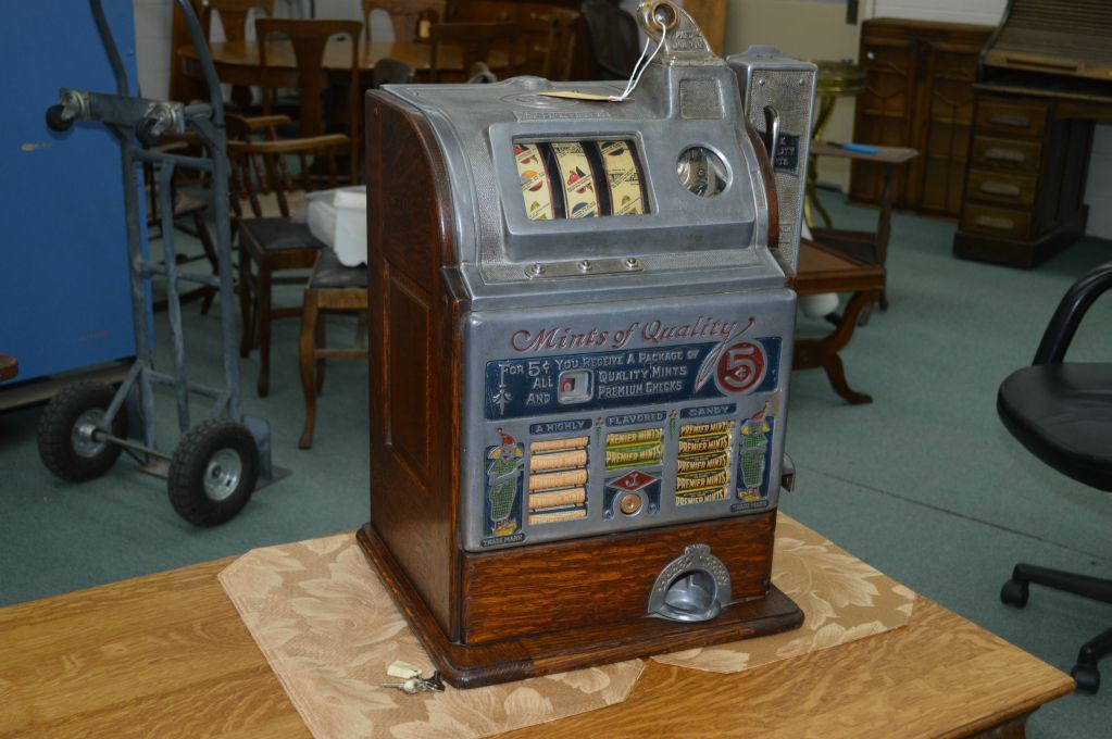 Mints of Quality coin operated slot machine by Burnham Gum Machine ...