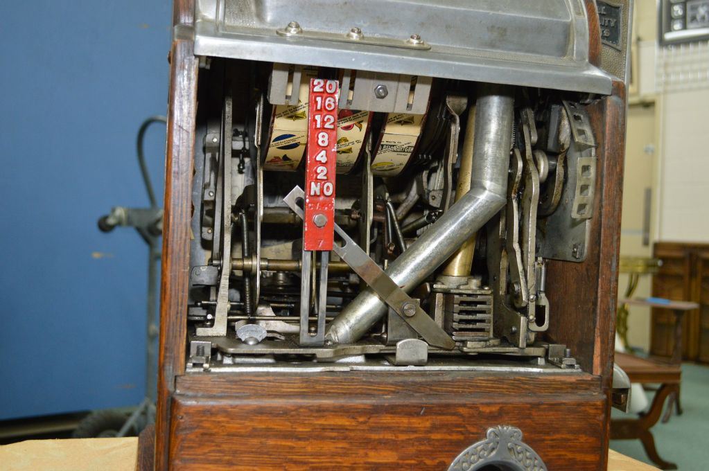 Mints of Quality coin operated slot machine by Burnham Gum Machine ...