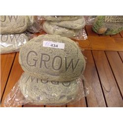 OVAL TOP GROW GARDEN SIGNS - 4 PER LOT