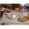 Image 1 : LOT OF COLLECTOR GLASSWARE