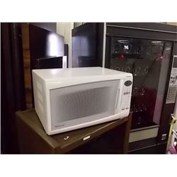PANASONIC MICROWAVE - FROM ESTATE