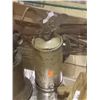 Image 1 : VINTAGE OIL CAN