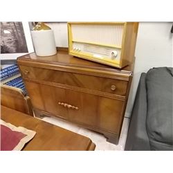 VINTAGE BUFFET