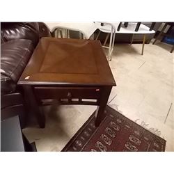 NEW MAHOGANY END TABLE - 1 DRAWER