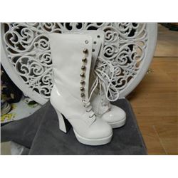 BOOTS - SEXY HEELS - NEW - WHITE - SZ 6