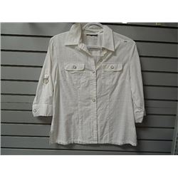 white sh sleeved button top