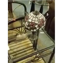 SMALL LEADED GLASS TABLE LAMP