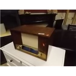 VINTAGE RADIO