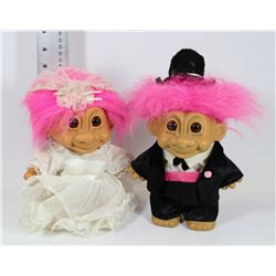 BOX WITH VINTAGE RUSS WEDDING TROLLS