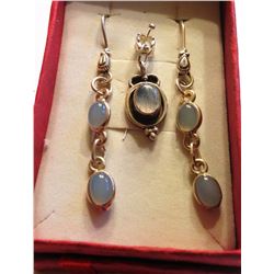 STERLING SILVER & MOONSTONE EARRINGS & PENDANT