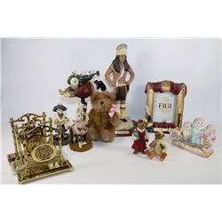 TRAY OF NEW CHINESE ORNAMENTS & MORE  FROM THE GIFTSHOP