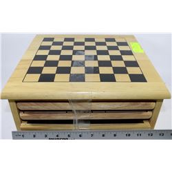 TABLE TOP ASSORTED GAMES INCLUDING CHESS,SNAKES &