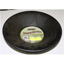 2-14" PROSPECTING GOLD PANS