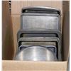 Image 1 : BOX OF ASSORTED BAKING PANS