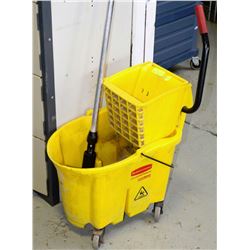 MOP WITH RINGER & BUCKET