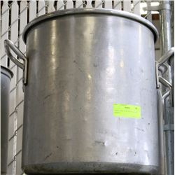 LARGE 26QT POTS WITH LIDS ON CHOICE