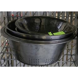 STACK OF 7 PCS STAINLESS STEEL BOWLS & COLLANDERS