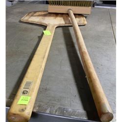 PIZZA FLIPPER & OVEN BRUSH