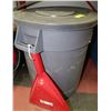 Image 1 : TRASH CAN WITH LID & PAN