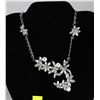 Image 1 : FLOWER PATTERNED RHINESTONE NECKLACE