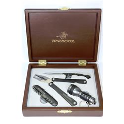 WINCHESTER ARMS UTILITY SET IN A WOODEN BOX