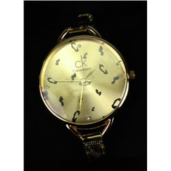 GOLD COLORED WOMENS WATCH