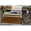 Image 1 : SMITH CORONA ELECTRIC TYPEWRITER & COVER - WORKING