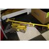 Image 1 : 2 ROOFING SHOVELS,ROOF BRACKETS,LADDER JACKS &