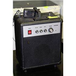 "IT" AMPLIFIER WITH AUXILLARY OUTPUT