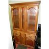 Image 1 : CHINA CABINET WITH HUTCH