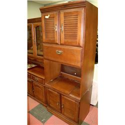 2PC ENTERTAINMENT STAND