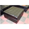 Image 2 : LARGE BLACK LEATHERETTE SECTIONAL WITH OTTOMAN