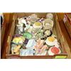 Image 1 : TRAY OF GIFT STORE ORNAMENTS INCLUDING CANDLES,