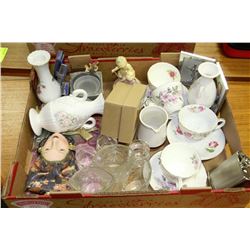 FLAT OF GIFT STORE ITEMS INCLUDING ANGEL MUSIC BOX