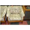 Image 2 : TEAK FRAMED ABSTRACT PATTERN LOVESEAT WITH CHAIR