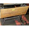 Image 1 : FOLDING WORKBENCH