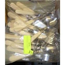 VINTAGE 24PC CUTLERY SET