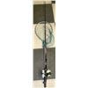 Image 1 : TWO FISHING RODS WITH REELS & NET