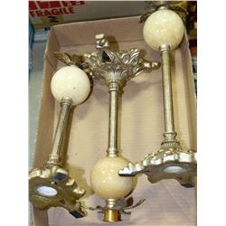 3 CANDLE HOLDERS WITH MARBLE BALL