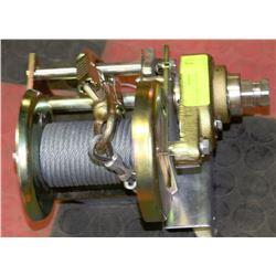 WINCH FOR SAFETY HARNESS
