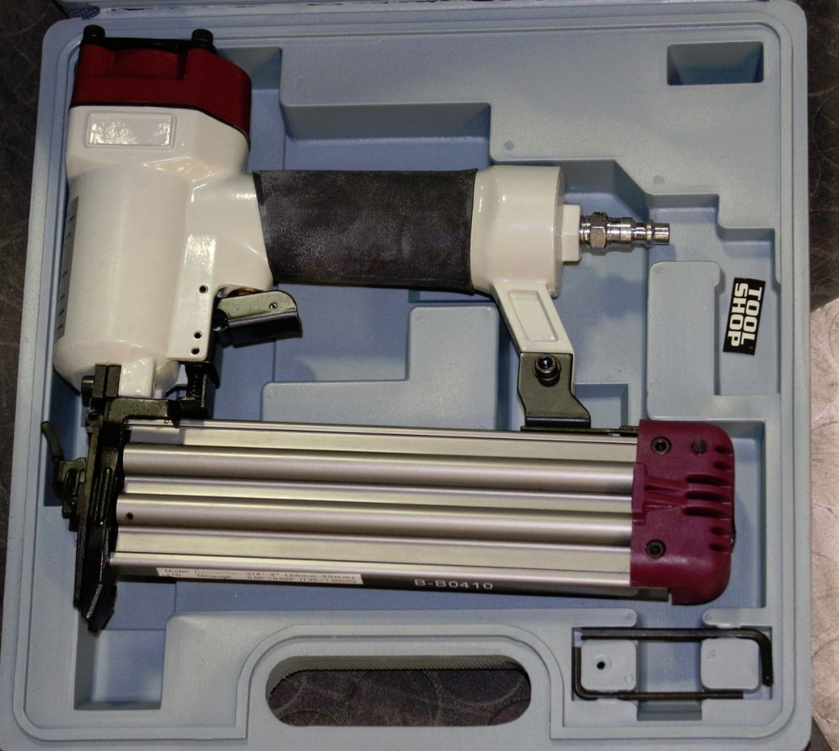 NEW TOOL SHOP 18 GAUGE AIR BRAD NAILER