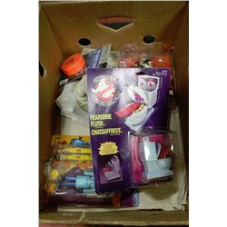 BOX OF ASSORTED COLLECTIBLES INCLUDING TRAIN