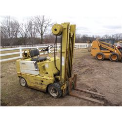 Clark forklift -needs repair