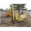 Image 2 : Clark forklift -needs repair
