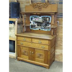 Oak SideBoard - NO SHIPPING PICKUP IN ARDEN, MB ONLY