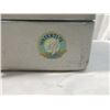 Image 2 : VINTAGE UNION METAL TOOLBOX FULL OF TOOLS